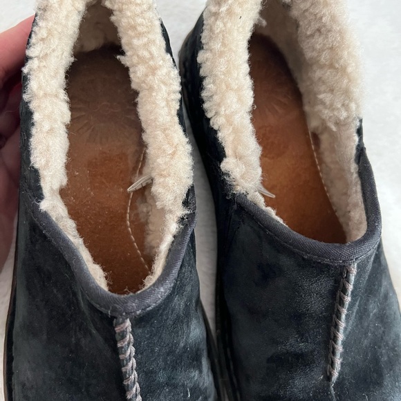 Womens UGG Moccasins/Clog new - Picture 4 of 6